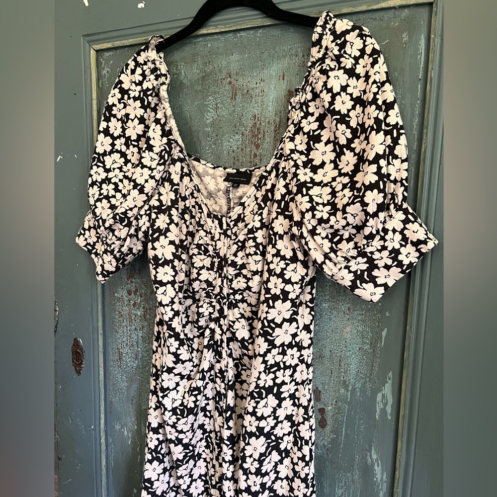 Who What Where black and midi white dress puff sleeve